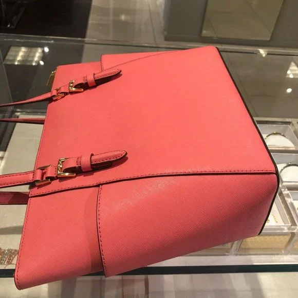 Michael Kors Tea Rose Leather Tote: Elegance in Bloom